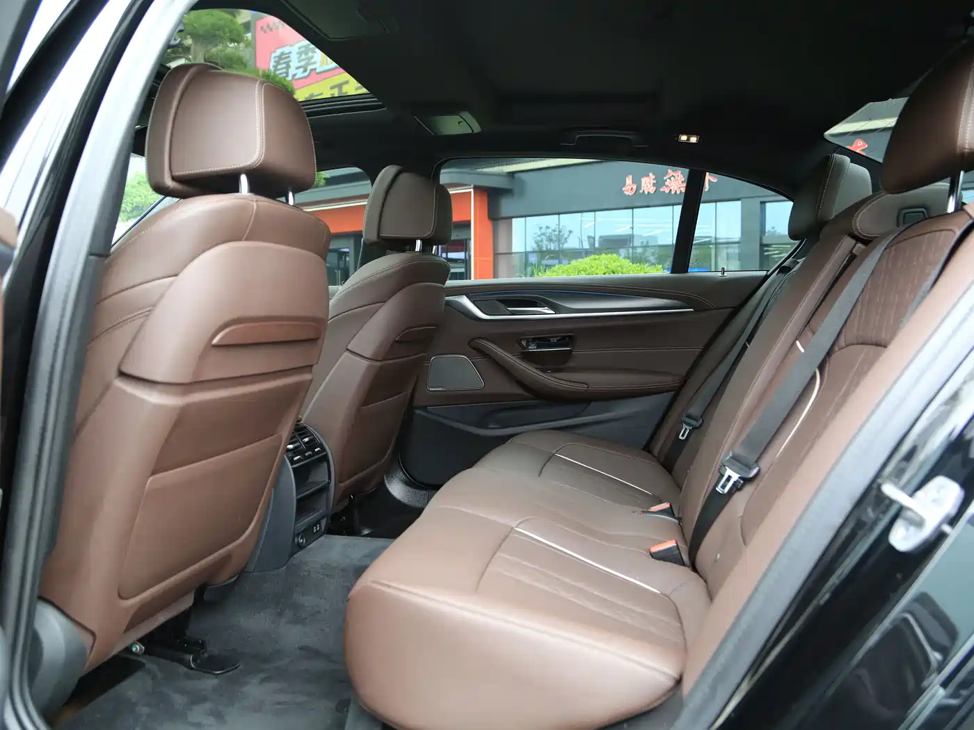 BMW 5 Series New Energy 2021 535Le Pioneer Edition M Sport Package фото 11