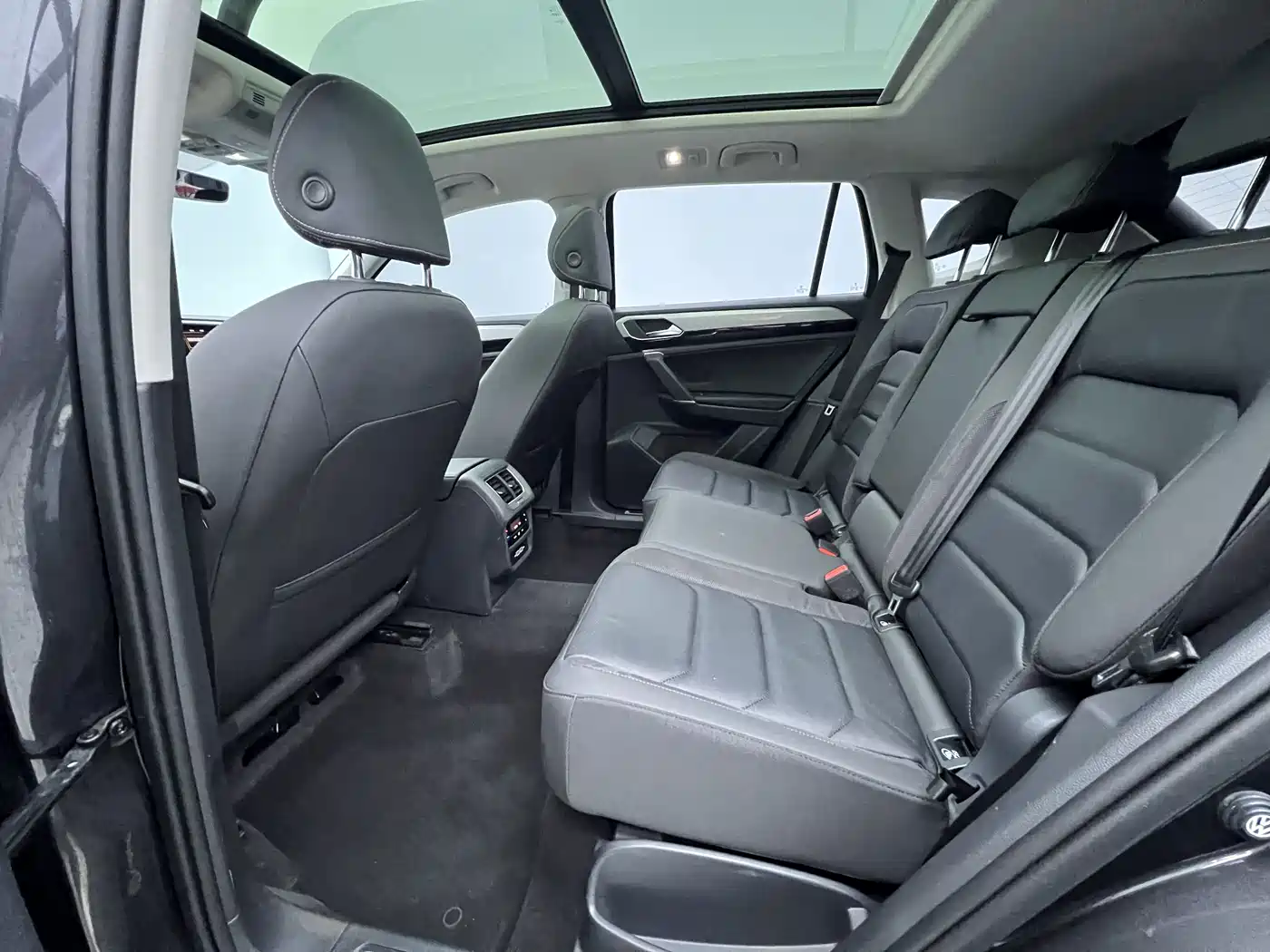 Volkswagen Tayron 2022 280TSI 2WD Luxury Smart Connect Edition фото 13