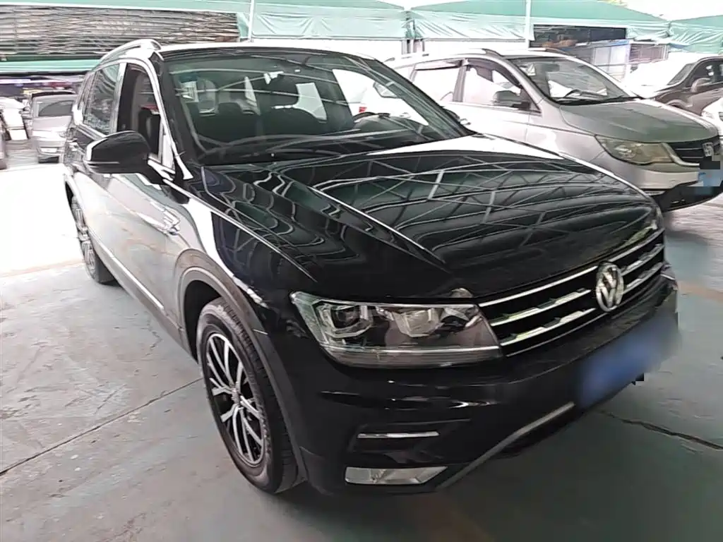 Volkswagen Tiguan L 2018 Facelift 330TSI Automatic 2WD Luxury Edition фото 4