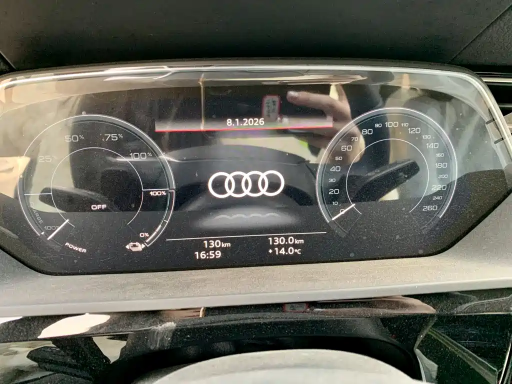 Audi e-tron 2026 2021 50 quattro Luxury