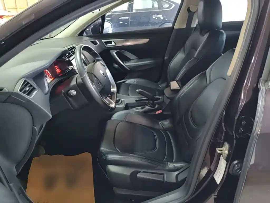 DS 5LS 2015 2014 1.8L Automatic Comfort VTi140