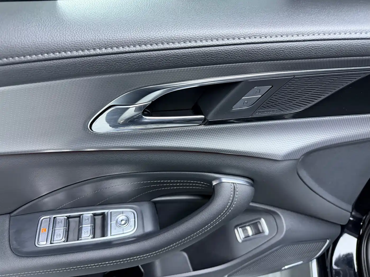 Hongqi H5 2023 2.0T Auto Smart Connect Flag Comfort фото 6
