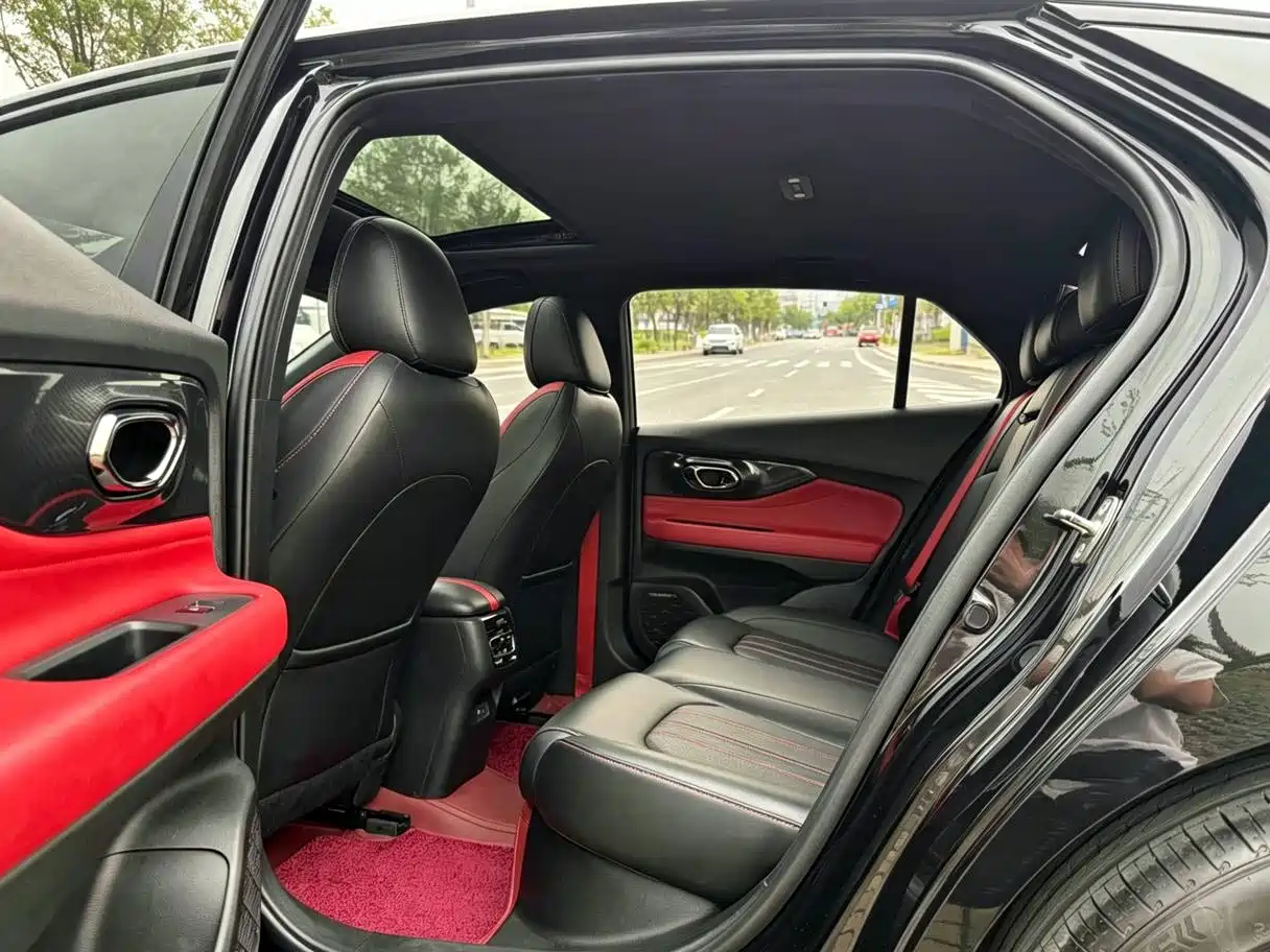 GAC Trumpchi Trumpchi Emkoo 2021 270T DCT J10 Sprinter Edition фото 8