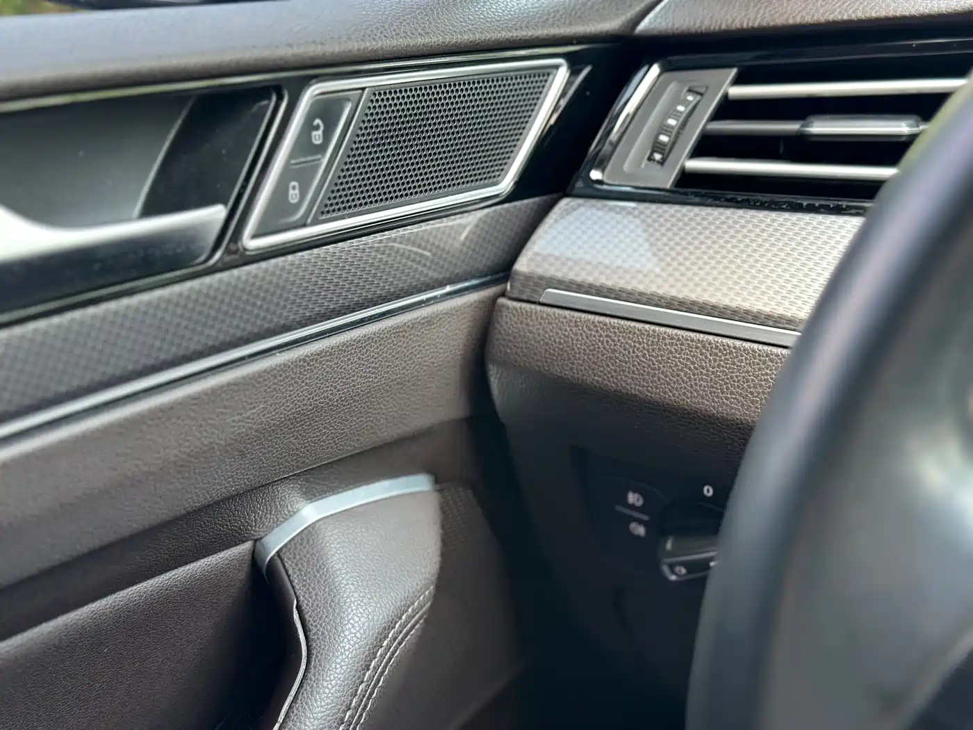 Volkswagen Weilan 2016 380TSI 4WD Explorer Edition фото 16
