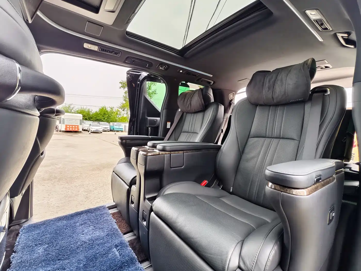 Toyota Vellfire 2021 Crown Hybrid 2.5L HV Supreme Edition фото 11