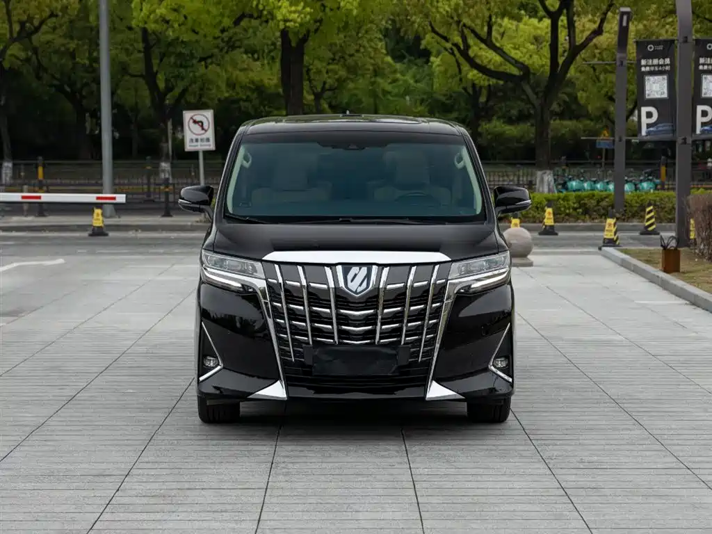Toyota Alphard 2021 Hybrid 2.5L Luxury фото 2