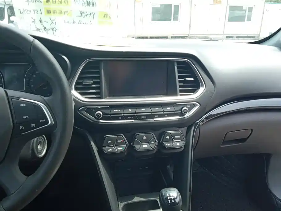 GAC Trumpchi Trumpchi GS4 2015 200T Manual Luxury Edition фото 13