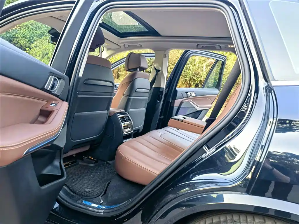 BMW X5 (Import) 2021 xDrive40i Exclusive M Sport Package фото 10
