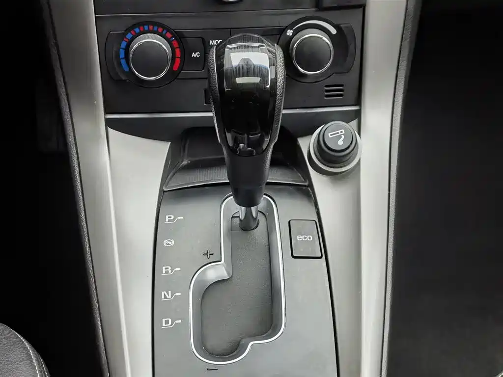 Chevrolet Captiva 2012 2.4L 4WD Flagship Edition 7-Seater фото 13