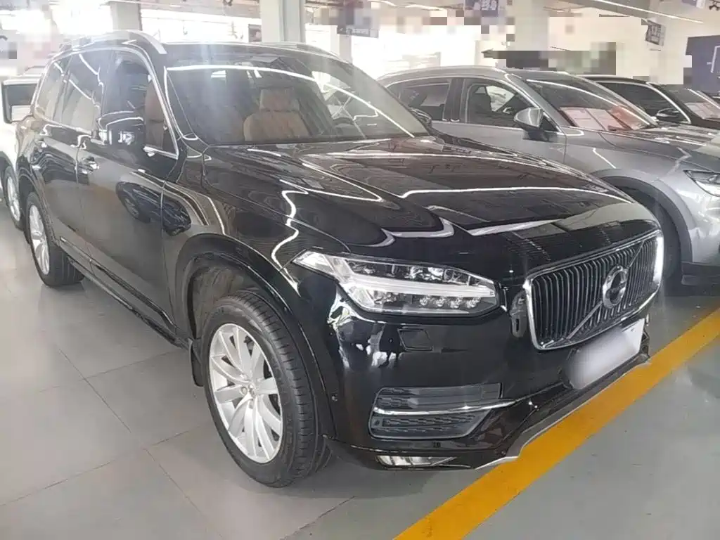 Photo 4 - Volvo XC90