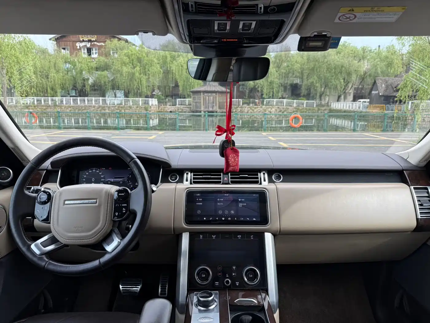Land Rover Range Rover 2021 3.0 L6 Heritage Edition фото 8