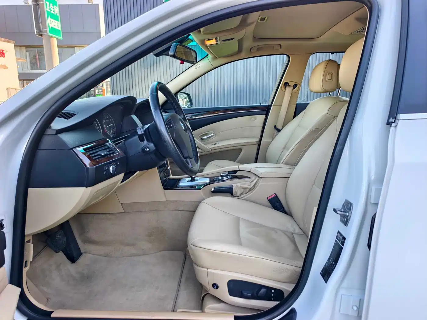BMW 5 Series 2010 520Li Luxury фото 10