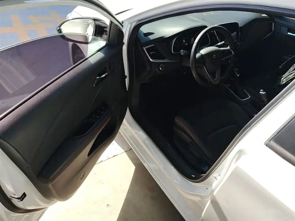 Chevrolet Monza 2022 Mild Hybrid RS 330T Automatic Comfort Edition фото 16