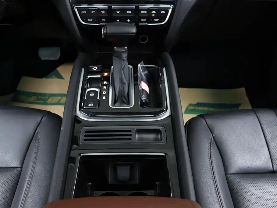GAC Trumpchi Trumpchi GS8 2017 320T 2WD Luxury Edition (7-Seater) фото 24