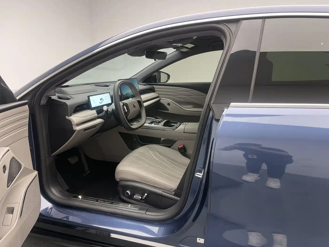 Geely Galaxy Galaxy Xingyao 8 2025 130km EM-P Starship Edition фото 11