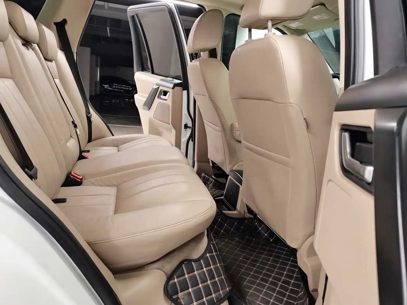 Land Rover Freelander 2 2014 2.0T Si4 SE Gasoline Edition фото 10