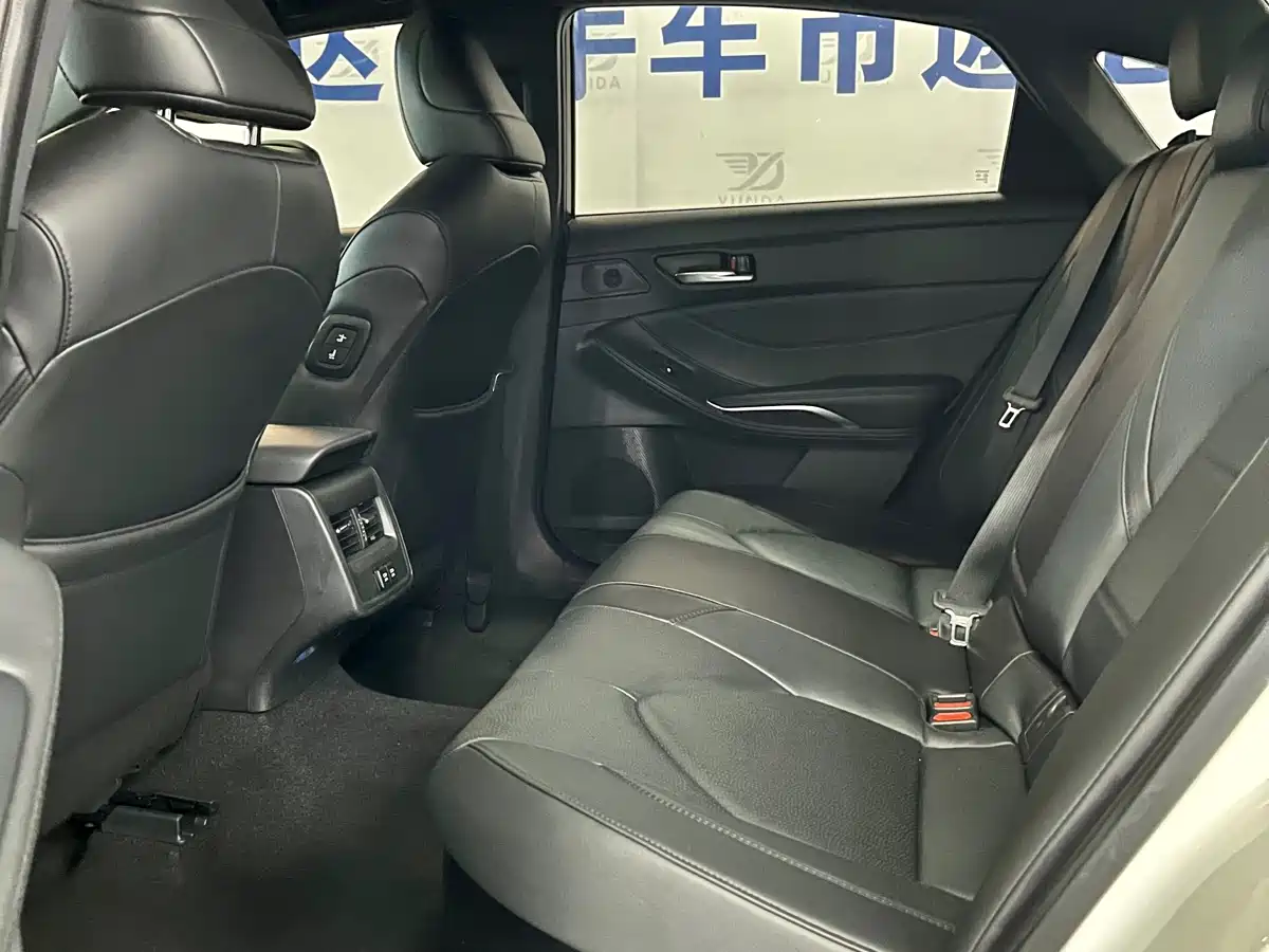 Toyota Avalon 2019 Hybrid 2.5L Luxury Edition China VI фото 10