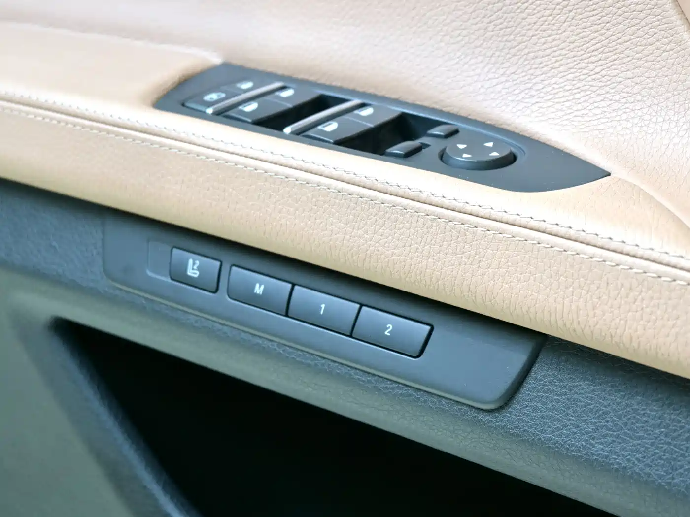 BMW 7 Series 2013 Model 730Li Leading фото 22