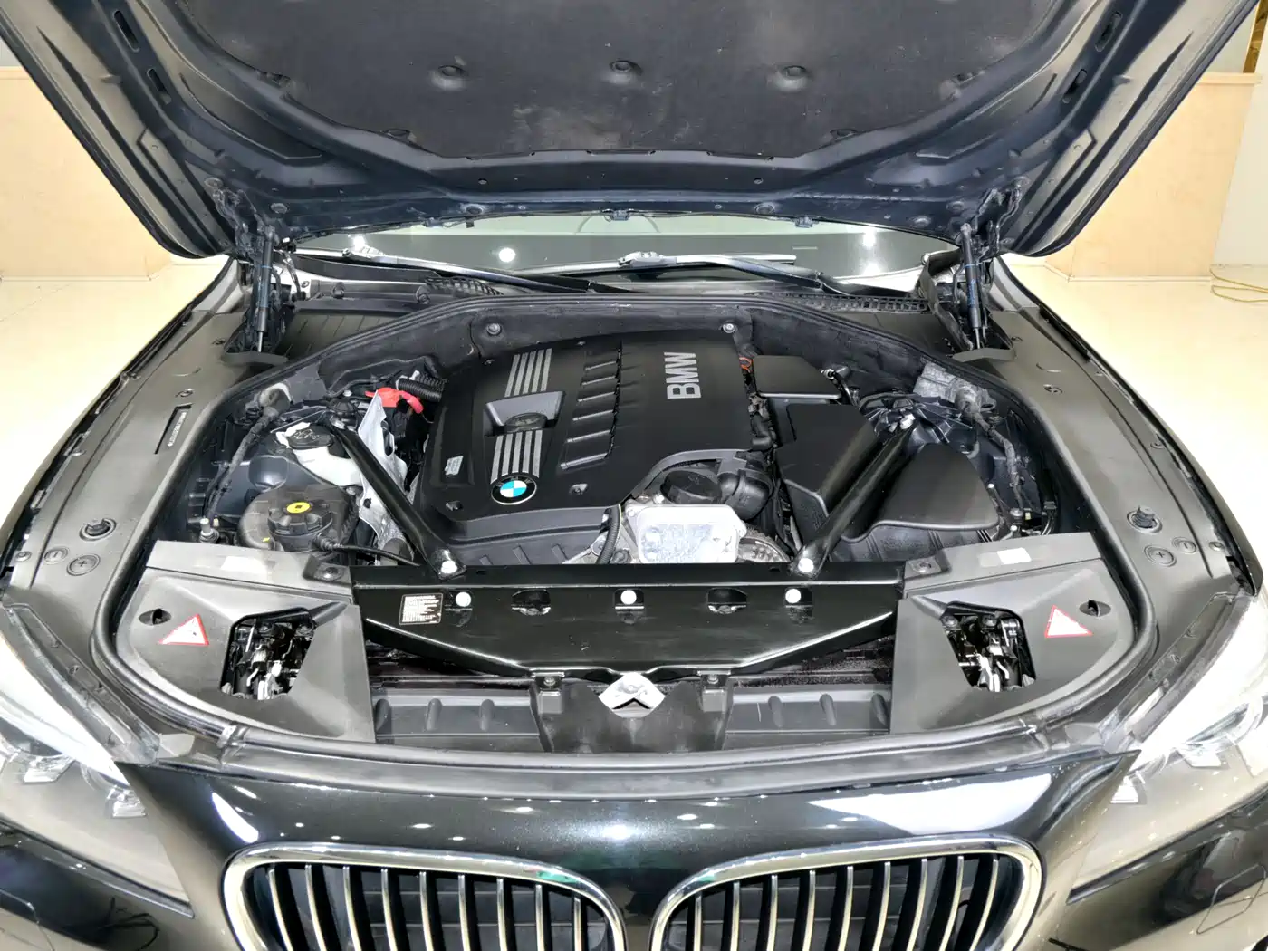 BMW 7 Series 2013 Model 730Li Leading фото 28