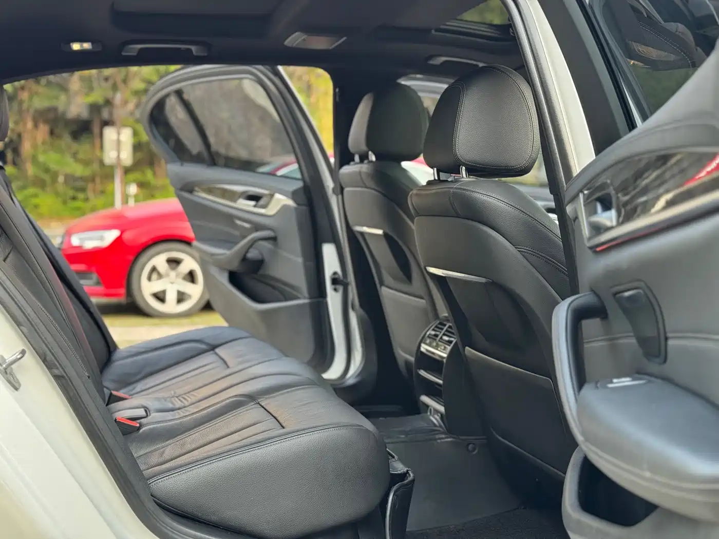BMW 5 Series 2019 530Li Leading M Sport Package фото 10
