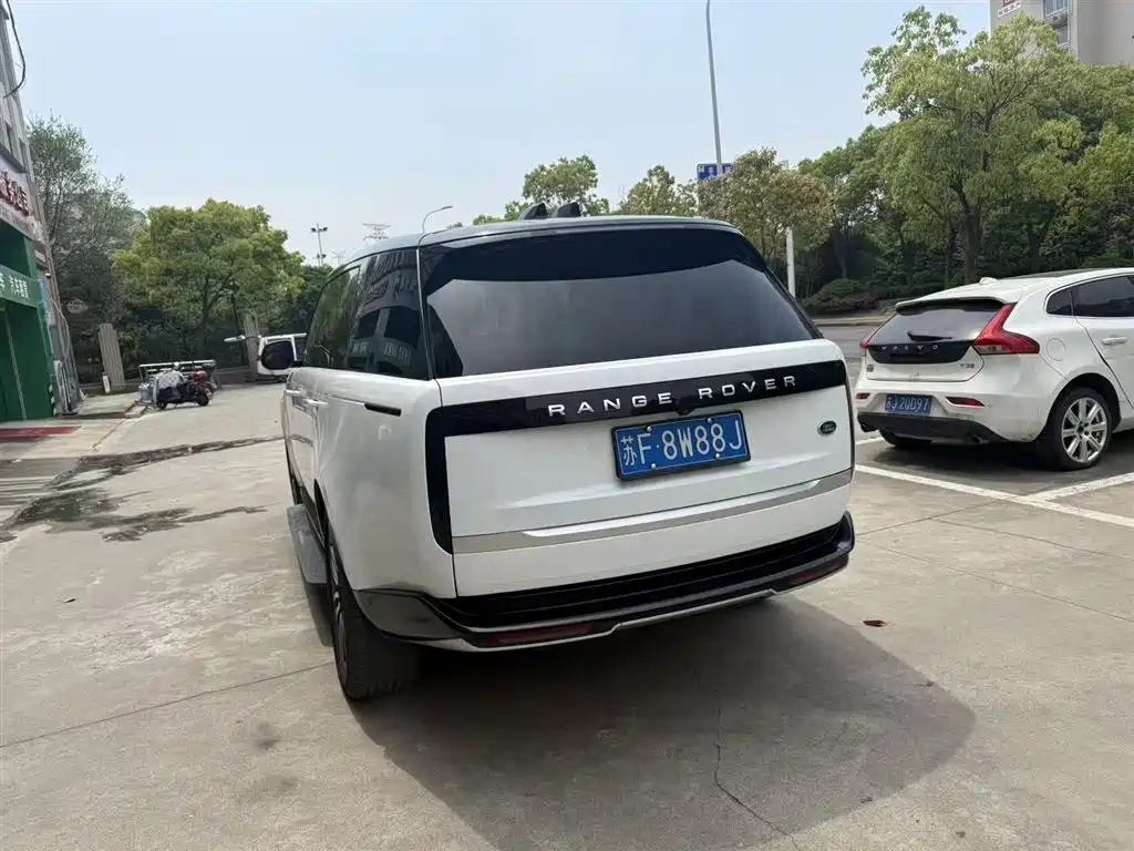 Land Rover Range Rover 2023 3.0 L6 400PS Genesis Extended Version фото 3