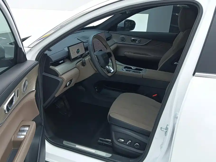 Chery Tiggo 8 PLUS 2024 2025 290TGDI DCT Premium 5-seater