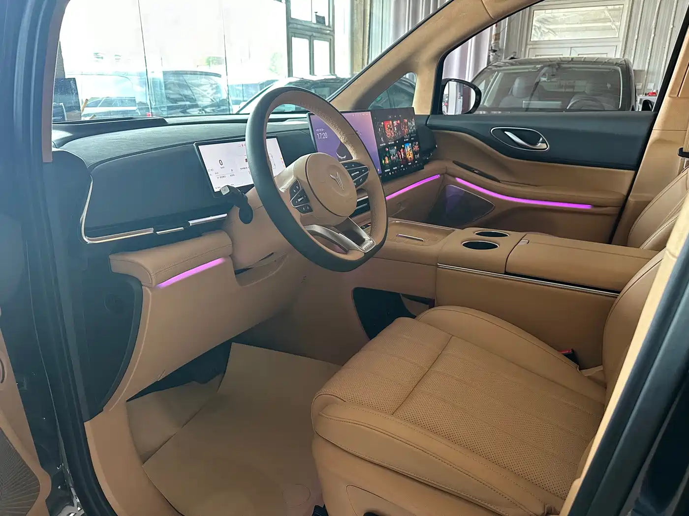 Voyah Auto Voyah Dreamer 2025 PHEV AWD Flagship Kunpeng Edition фото 4