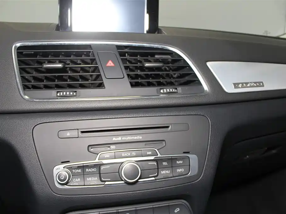 Audi Q3 2013 35 TFSI quattro Technology фото 13