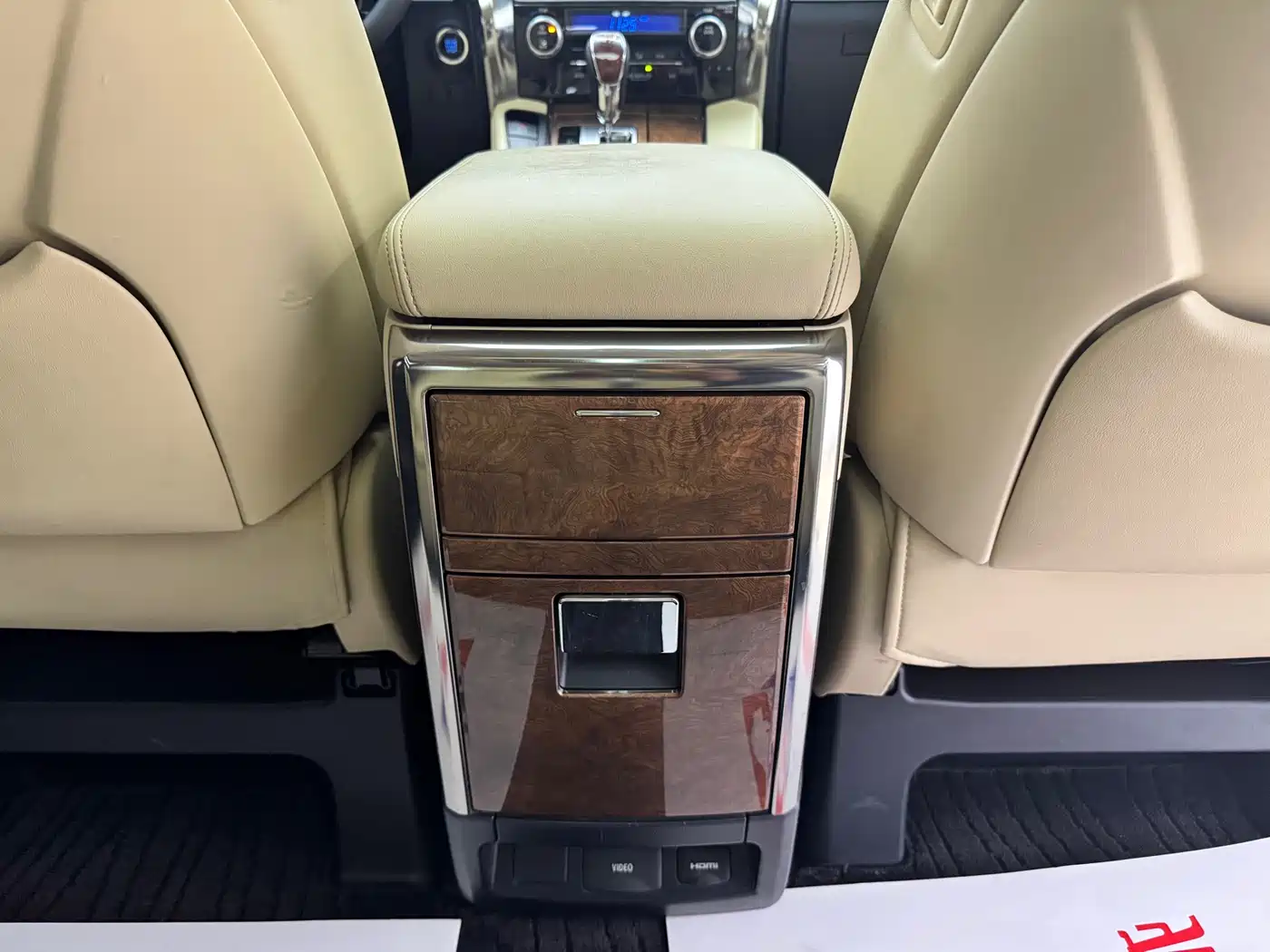 Toyota Alphard 2015 3.5L Premium Edition фото 21