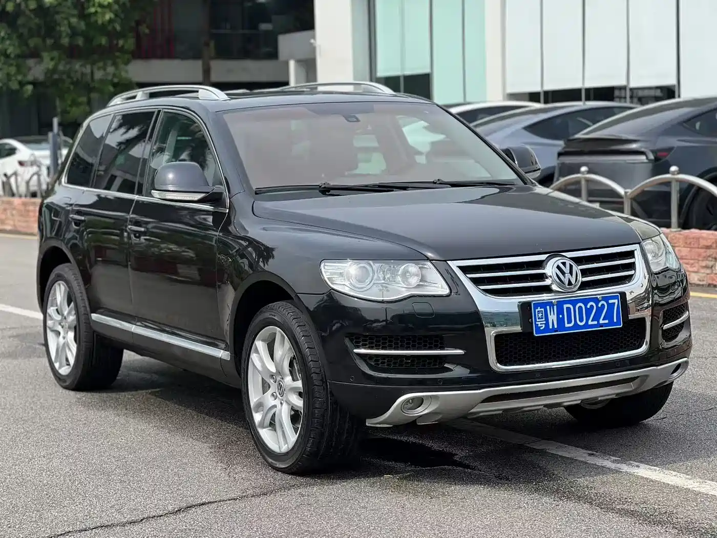 Volkswagen Touareg 2008 6.0 W12 Top Model фото 2