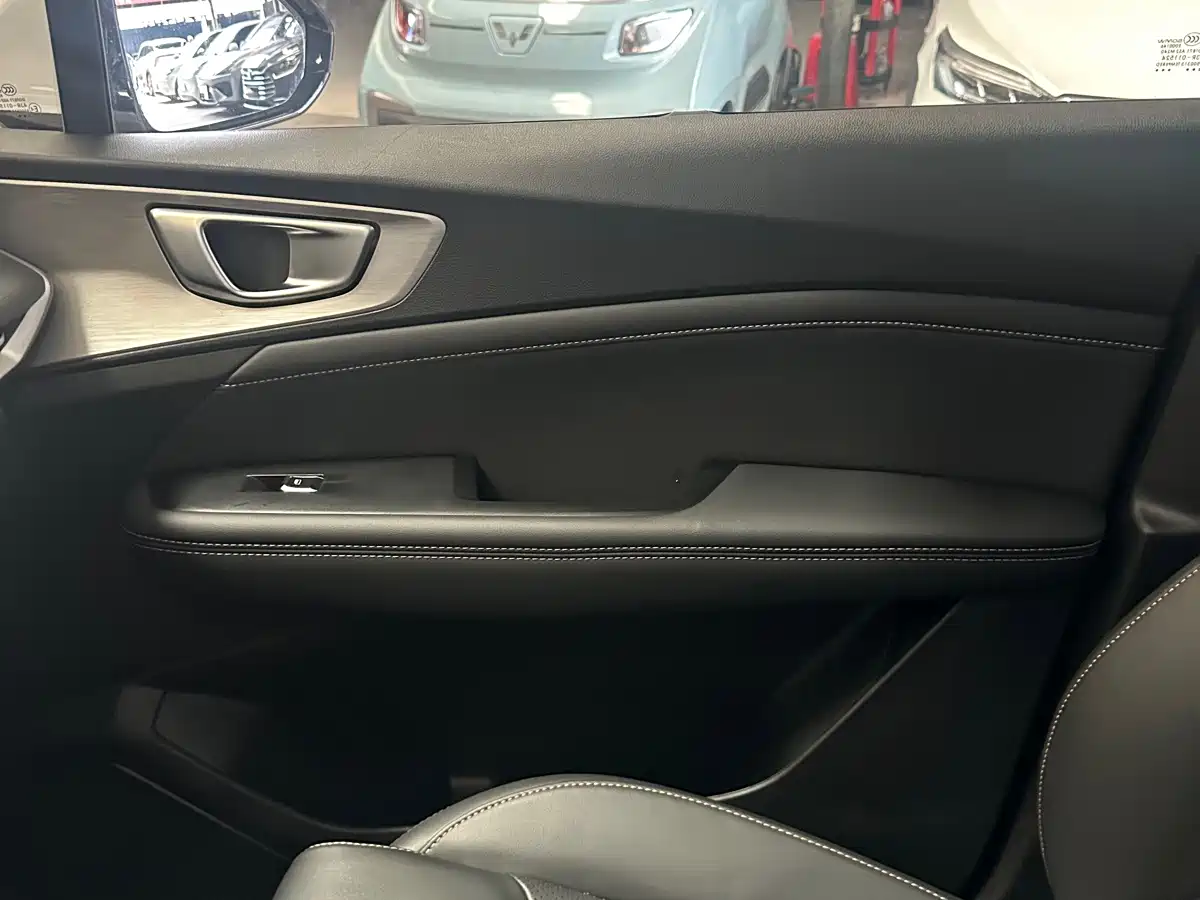 Wuling Motors Wuling Jiachen 2024 2022 1.5T CVT Smart Luxury