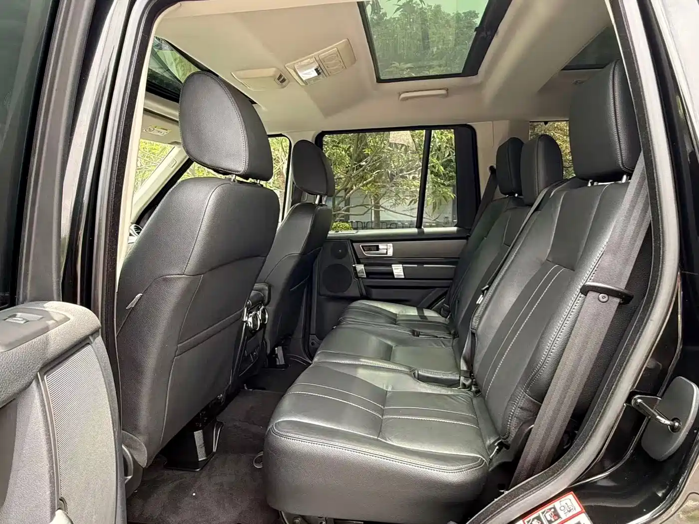 Land Rover Discovery 2015 3.0 SC V6 SE фото 9