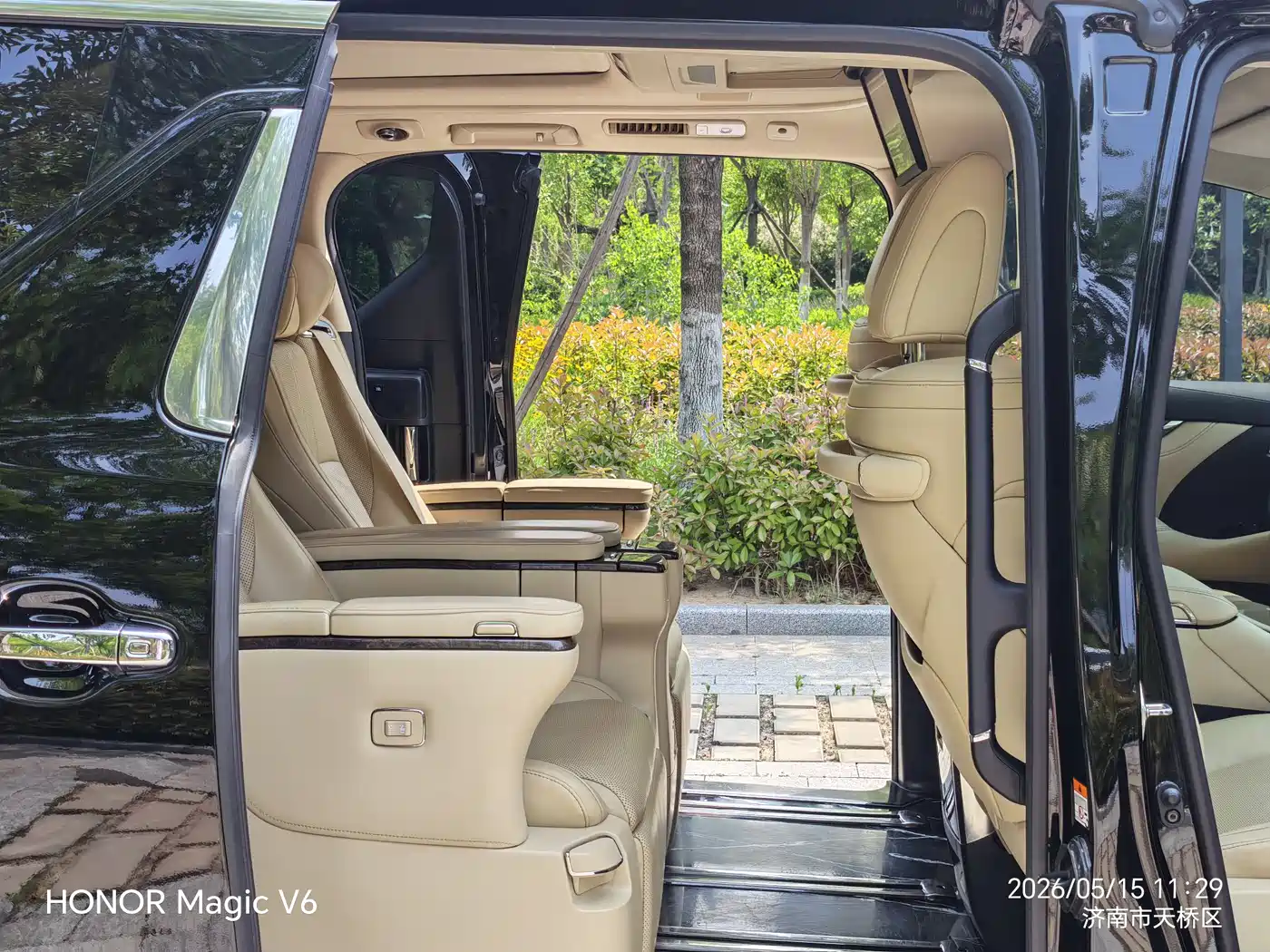 Toyota Vellfire 2021 Crown Hybrid 2.5L HV Premium Edition фото 12