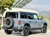 Photo 5 - Ford Bronco