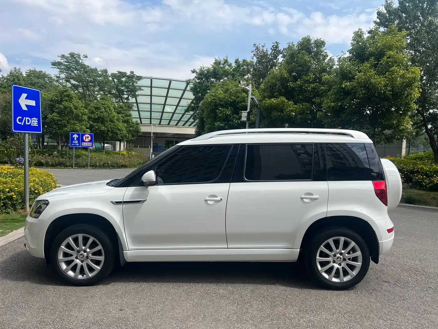 Škoda Yeti 2017 TSI280 DSG Pioneer фото 7