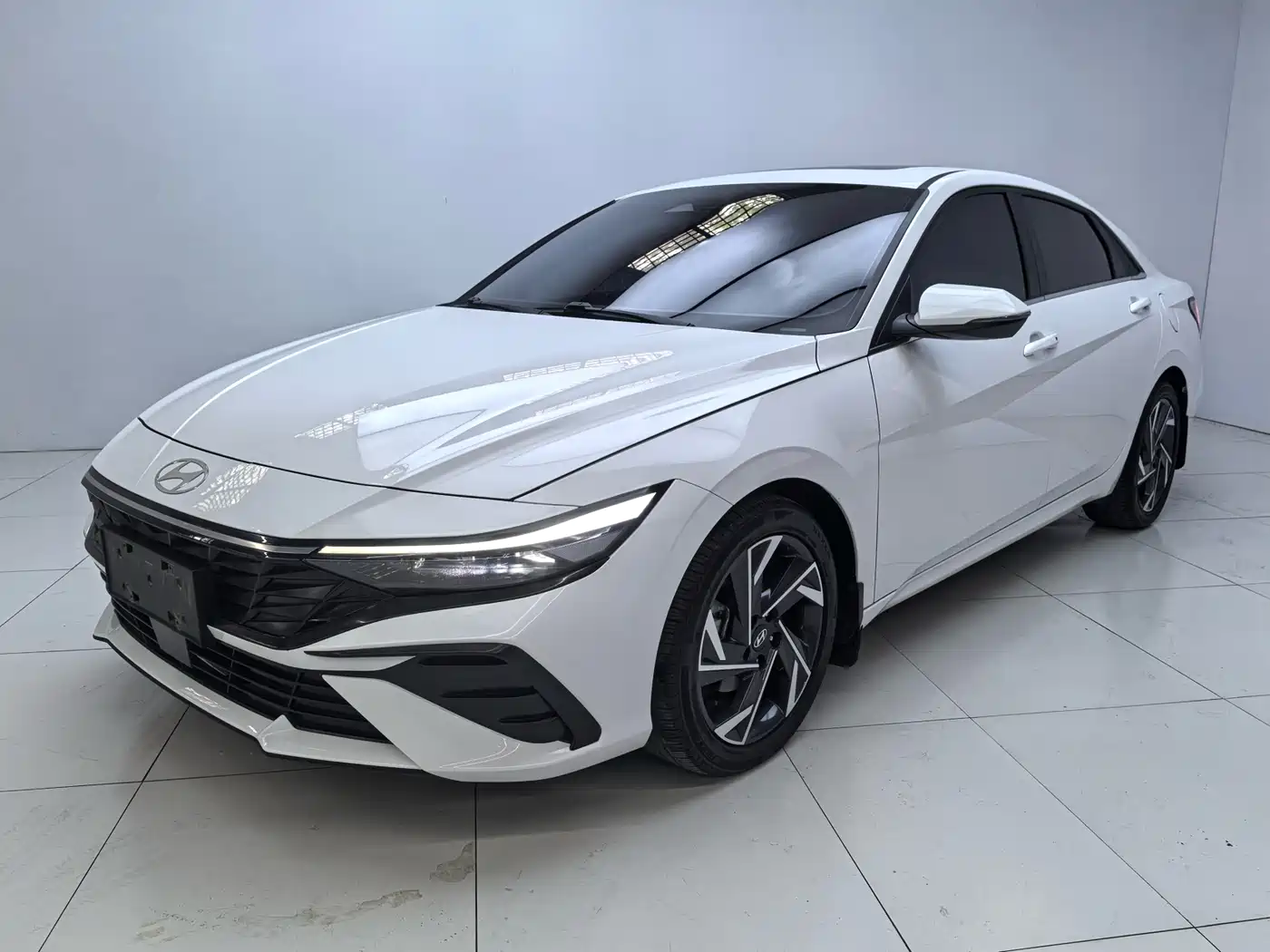 Hyundai Elantra 2023 Model 1.5L CVT LUX Premium Edition
