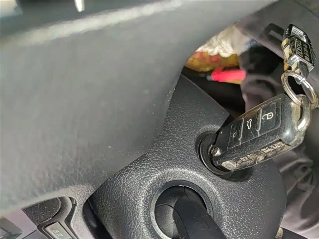 Volkswagen Polo 2016 1.4L Automatic Trend фото 9