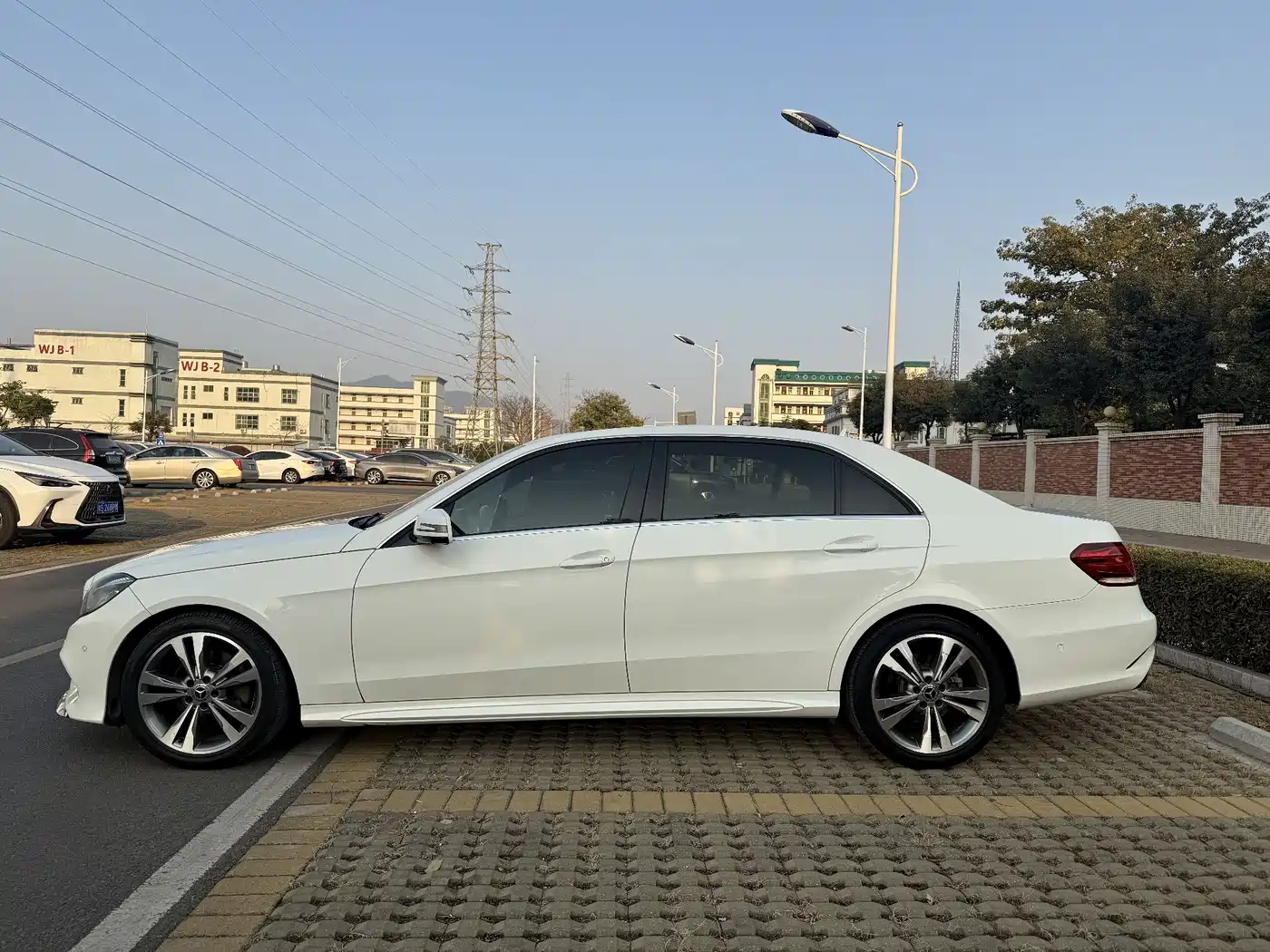 Mercedes-Benz E-Class 2015 E 260 L Sport фото 4