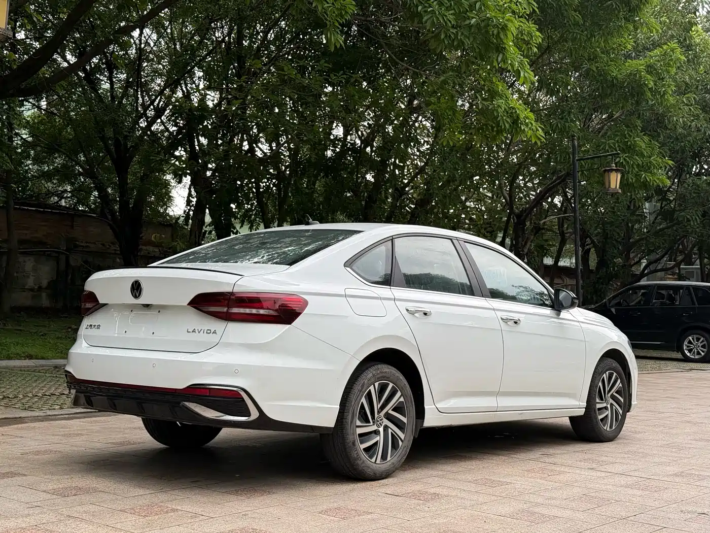 Volkswagen Lavida 2024 Model 300TSI DSG Starlight Leading Edition фото 8