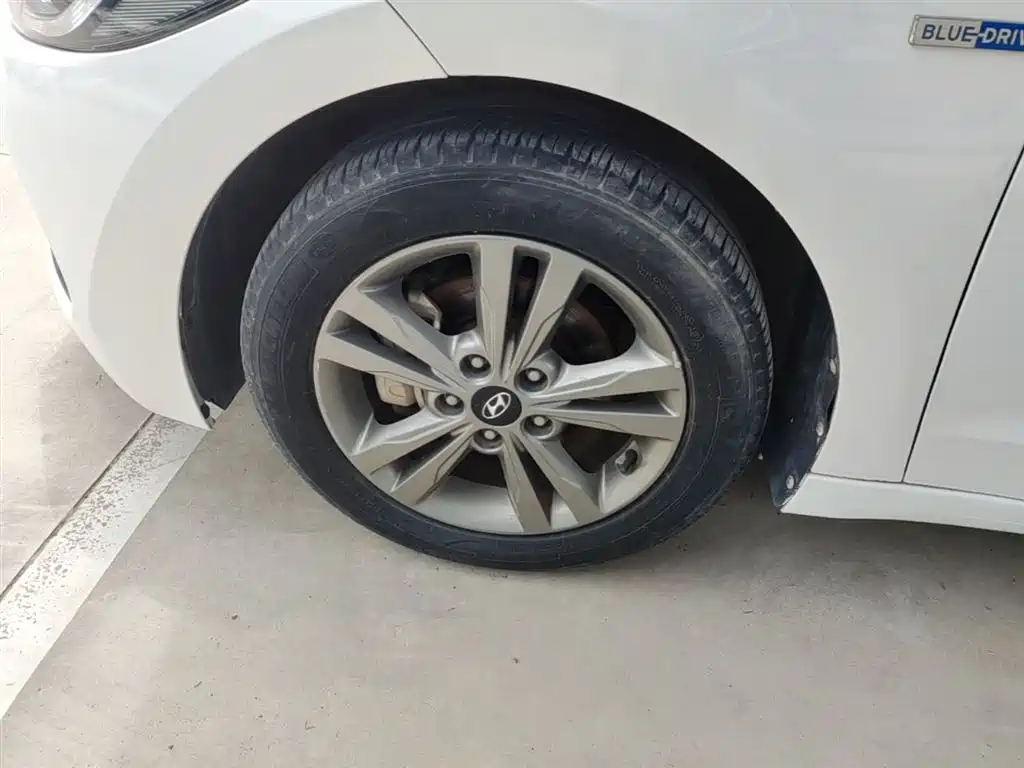Hyundai Elantra 2016 1.4T DCT Dynamic·Vitality фото 23