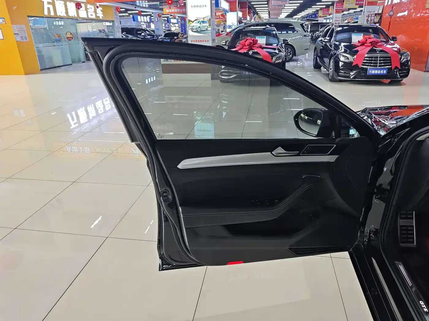 Volkswagen Magotan GTE Plug-in Hybrid 2022 GTE Luxury фото 19