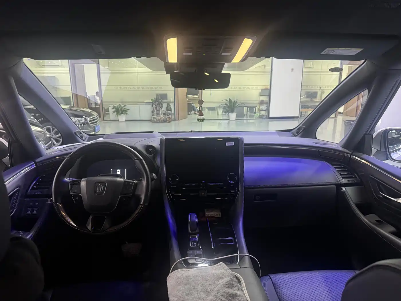 Toyota Alphard 2023 Dual Hybrid 2.5L Ultimate Gold Edition фото 16