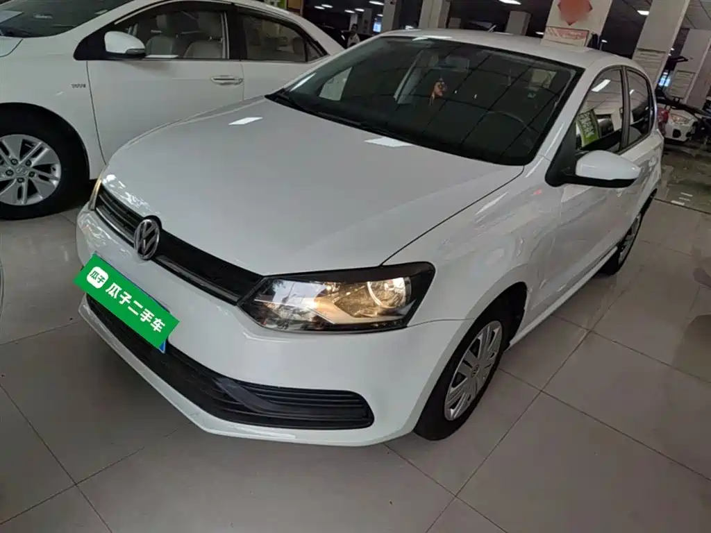 Volkswagen Polo 2016 1.4L Automatic Trend фото 2