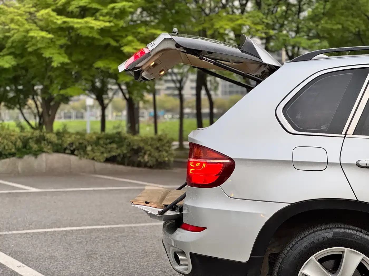 BMW X5 (Import) 2011 xDrive35i Leading Edition фото 16