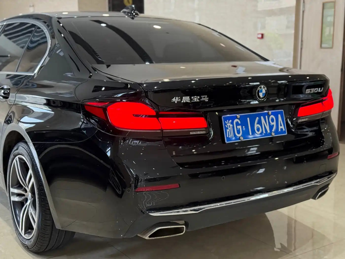BMW 5 Series 2023 530Li Leading Luxury Package фото 19