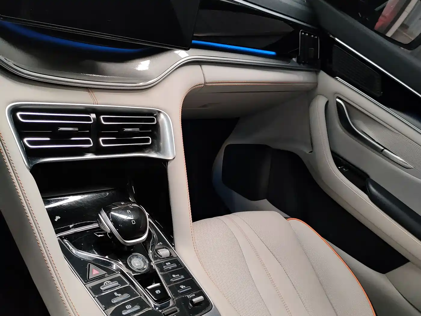 BYD Song PLUS PHEV 2021 DM-i 110KM Flagship PLUS фото 15