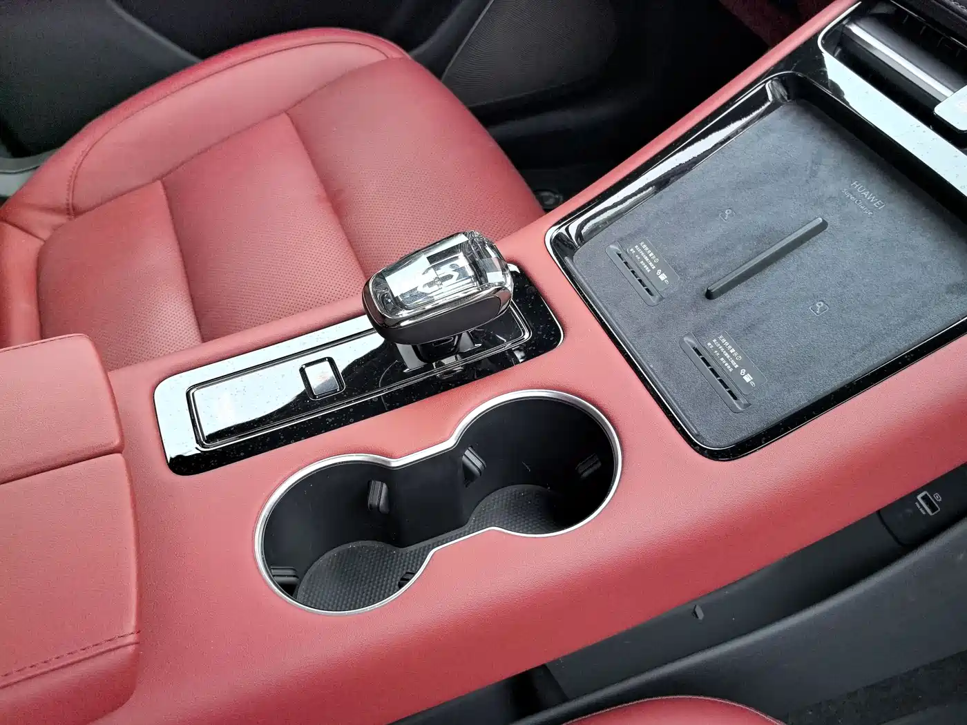 AITO Wenjie AITO M5 2024 Extended Range Max RS AWD Advanced Smart Driving Edition фото 17