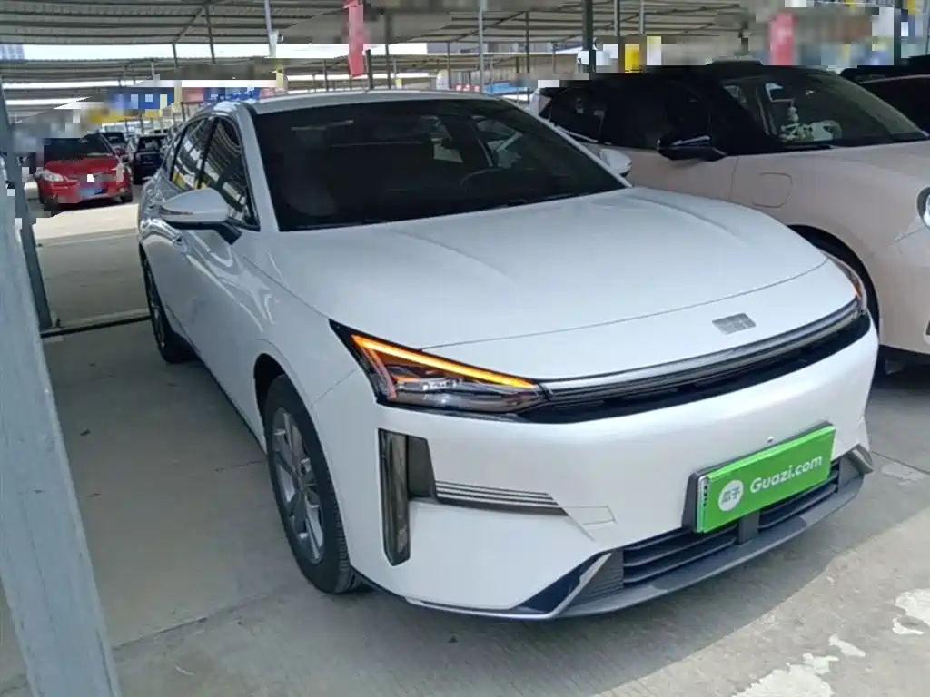Geely Galaxy Galaxy L6 2025 EM-i 140km Voyage Edition фото 4