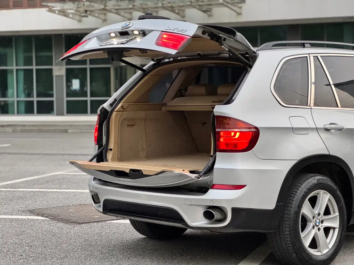 BMW X5 (Import) 2011 xDrive35i Leading Edition фото 15