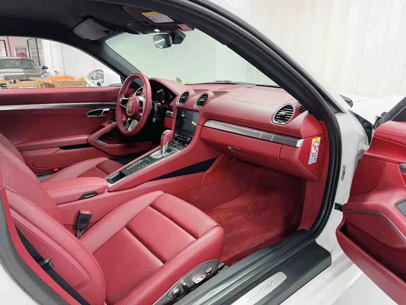 Porsche 718 2018 Cayman 2.0T фото 4
